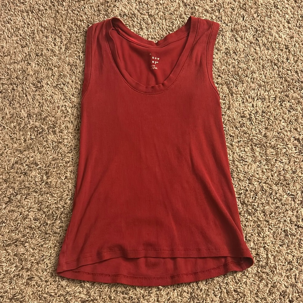 red/maroon tank top
